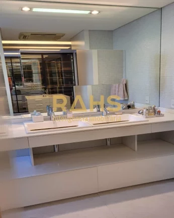 Imagem Cobertura Duplex a Venda no Centro de Joinville Linda cobertura duplex com 397,42 m² privativos dis...