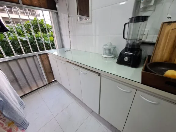 Imagem PITANGUEIRAS - UMA QUADRA DA PRAIA , LOCALIZAÇÃO PRIVILEGIADA , CONDOMÍNIO BAIXO.