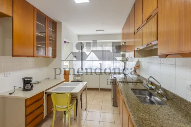 Imagem Apartamento à venda na Rua Diana em Perdizes com 4 quartos ( 1 suite ) e 2 vagas, 112m2