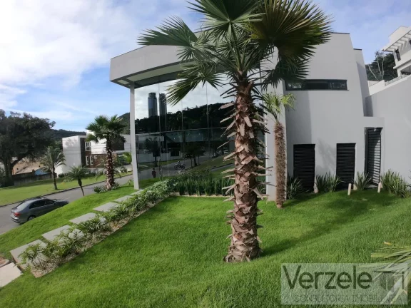 Imagem Casa em Condomínio para Venda em Balneário Camboriú / SC no bairro Barra