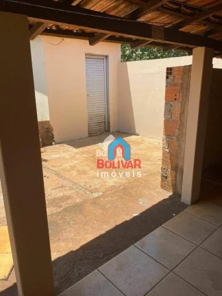Imagem Casa com 3 dormitórios à venda por R$ 200.000,00 - Setor Dona Marolina - Itumbiara/GO