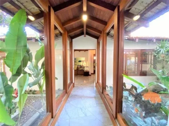 Imagem Vende Casa Duplex em Condomínio de Luxo em Guarapari, situado no condomínio mais exclusivo do Estado!!