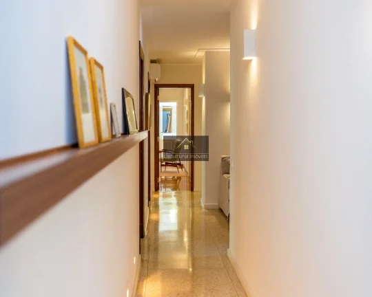 Imagem APARTAMENTO REFORMADO 411,00 M 4 SUÍTES SALA 4 AMBIENTES LAVABO TERRAÇO COZINHA REPLETA ARMÁRIOS NATUREZA EXUBERANTE 3 VAGAS SEGURANÇA LAZER TOTAL