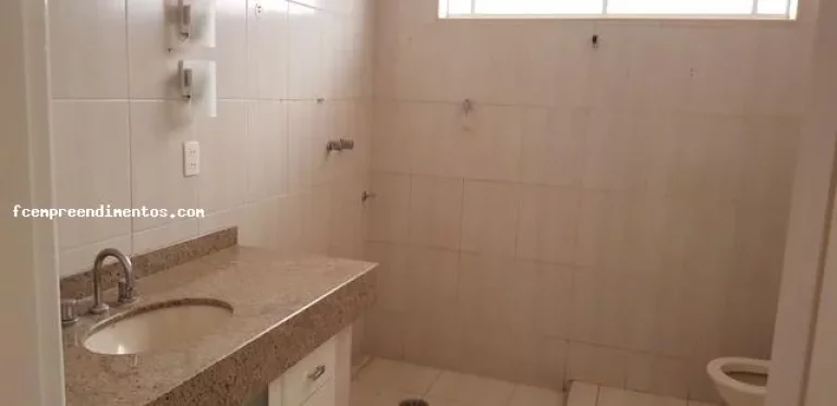 Imagem Casa para Venda em Piracicaba, Centro (Ártemis), 3 dormitórios, 1 suíte, 3 banheiros, 1 vaga
