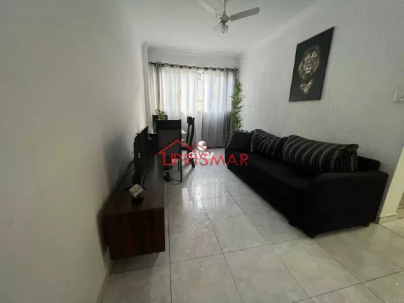 Vende 1 dormitorio no Marapé, Santos - 1 vaga.