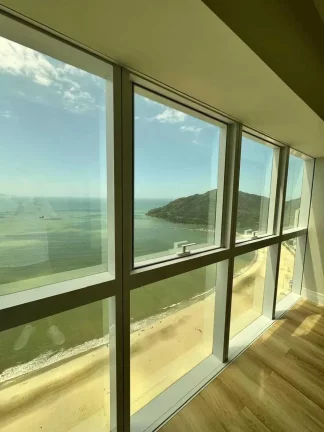 Imagem Apartamento frente mar com 4 suítes e 4 vagas na Barra Sul de Balneário Camboriú