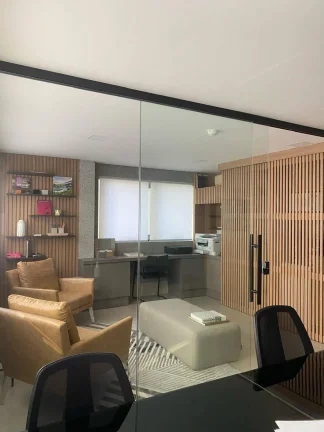 Imagem Conjunto Comercial - Itaim, 33M², Sala com divisória, 1 Vaga, Mobiliado.