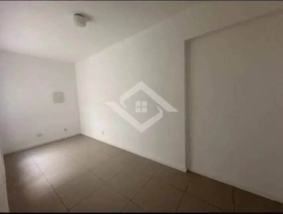 Imagem Apartamento tipo casa na av Atlantica pé na areia, estilo Garden.