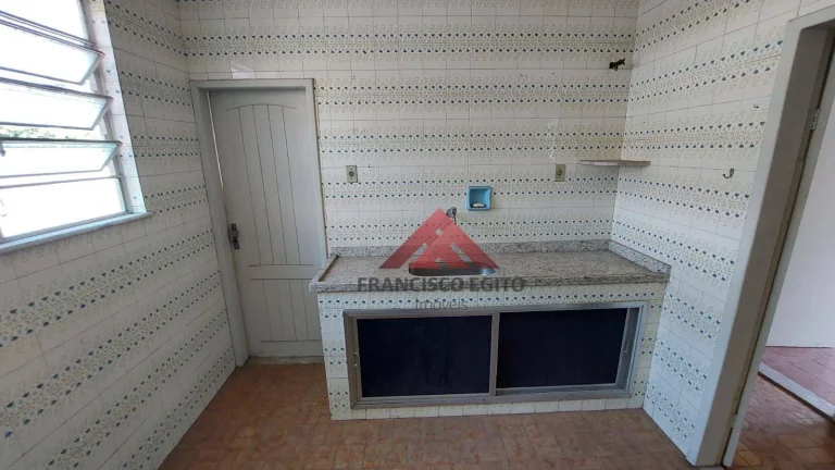 Imagem Casa com 3 dormitórios à venda por R$ 300.000,00 - Paraíso - São Gonçalo/RJ