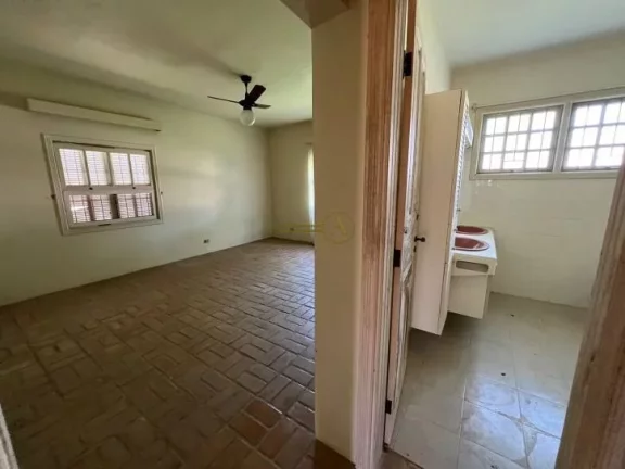 Imagem Casa térrea com terreno de 1.100m² para reforma ou demolição e construção