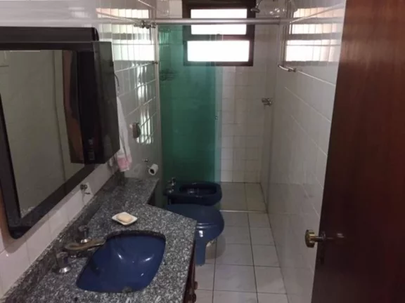 Imagem Apartamento com 150 m2, 3 dormitórios sendo 1 suíte e todos com armário embutido, sala de visita,...