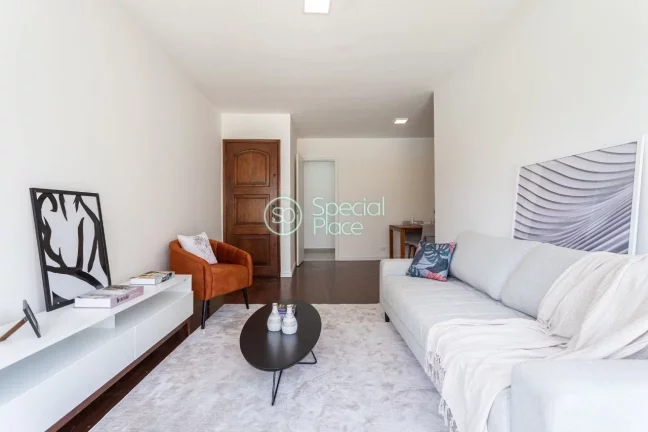 Imagem Apartamento com 92m² no Campo Belo. Andar baixo. Living com varanda, sala de jantar, 03 dormitório...