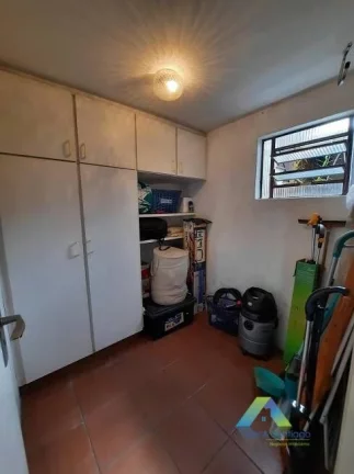Imagem Sobrado com 3 Quartos e 3 banheiros à Venda, 151 m² por R$ 889.000