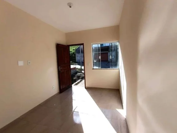 Imagem Ótima Oportunidade: Casa Nova com Suíte e Terreno para Futuros Projetos