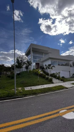 ALUGO OU VENDO SOBRADO DE NO Condomínio Alphaville Araguaia