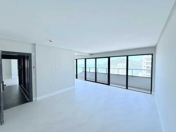 Imagem Apartamento sem mobilia com 4 dormitórios sendo 4 suítes e 4 vagas de garagem em Balneário Camboriú