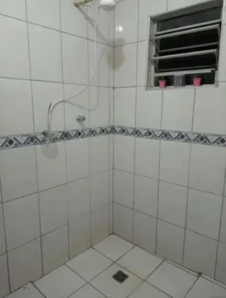 Imagem Salão Comercial de Alto Padrão para Locação na Vila Santana, Sorocaba-SP: 2 Salas, 1 Banheiro, 146m² de Área.