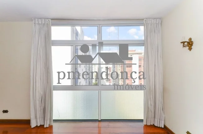 Imagem Apartamento em Higienopolis com 3 quartos (1 sui­te) e 1 vaga, 209m²