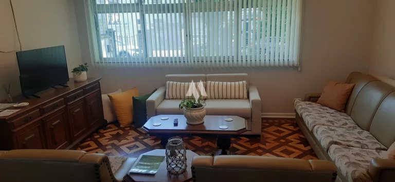 Imagem EXCELENTE CASA TÉRREA MOBILIADA E EQUIPADA COM 4 DORMITORIOS NO EMBARE