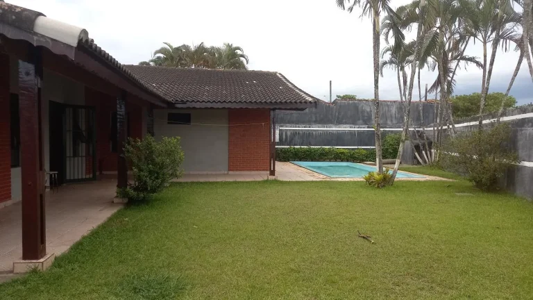 Imagem Casa para Venda em Itanhaém, Jardim Regina, 3 dormitórios, 1 suíte, 2 banheiros, 4 vagas