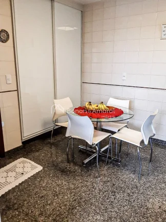 Imagem Descubra o conforto e a sofisticação deste amplo e espaçoso apartamento reformado, localizado no ...