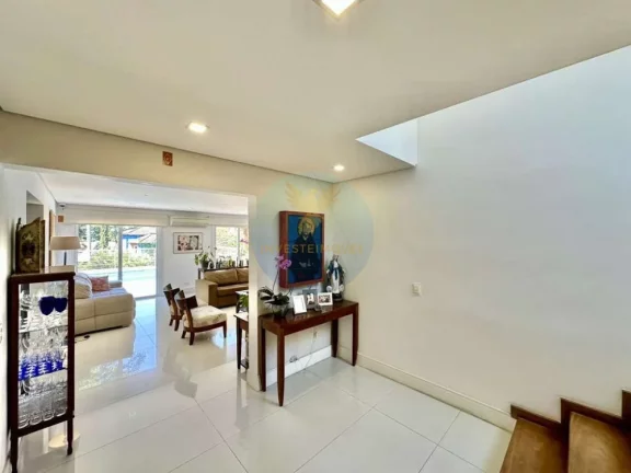 Imagem Casa 4 Suítes, sendo 1 térrea em terreno 1.001m2