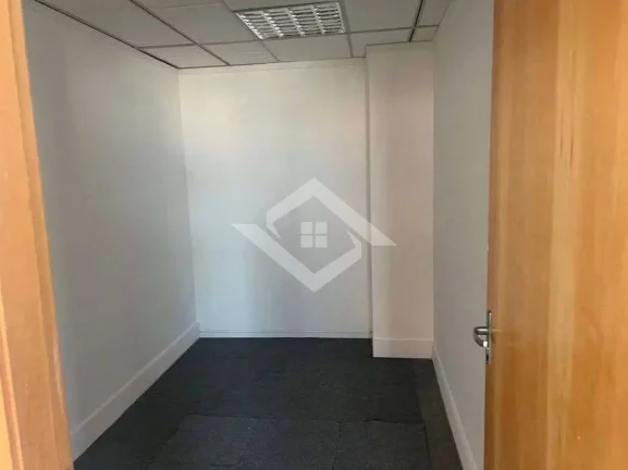 Imagem Excelente Andar Corporativo 195m² com Ar Central – Localização Privilegiada