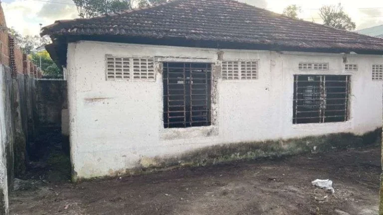Imagem Casa com 5 quartos, Galpões, terreno e estacionamento com 600.00m2
