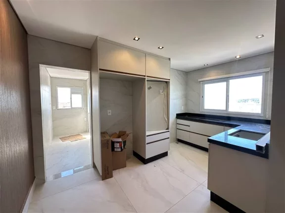 Imagem APARTAMENTO COM 218.7 m² - GUILHERMINA - PRAIA GRANDE SP