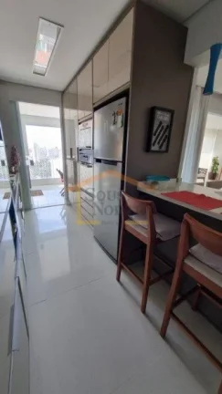 Imagem Apartamento com 134m², 3 dormitórios, sendo 3 suítes. Sala e varanda com piso nivelado, todo em p...