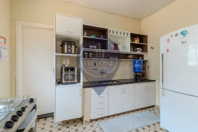 Imagem Luxuosa casa à venda no Bosque da Saúde, São Paulo-SP: 4 quartos, 2 salas, 2 banheiros, 3 vagas de garagem, 767,00 m² de área.