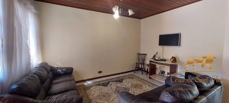 Imagem Linda casa com 04 dormitórios em Campos do Jordão! Oportunidade