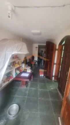 Imagem Sobrado com 198 m² de área construída, com elétrica e hidráulica atualizadas. Possui 2 dormitó...