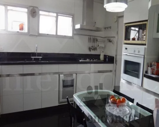 Imagem Apartamento em excelente estado de conservação. Living para 04 ambientes, lavabo, 04 dormitórios ...