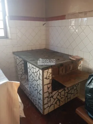 Imagem Vende-se casa de alto padrão com dois pavimentos no Centro de Igarapava/SP