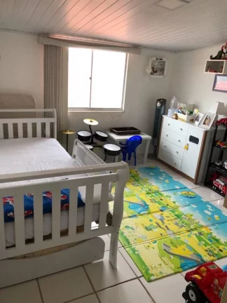 Imagem Imóvel à venda em Jabotiana: Casa de rua com 3 quartos, suíte e 3 vagas de garagem!