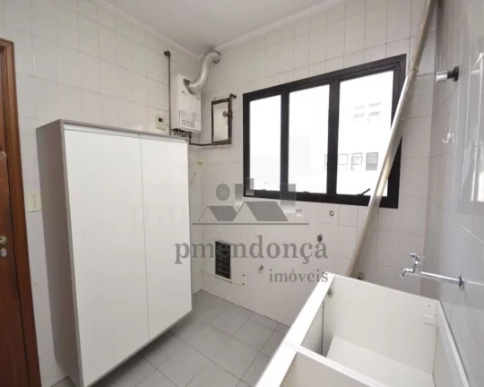 Imagem Apartamento Higienópolis com 197m², 3 suítes e 3 vagas.
