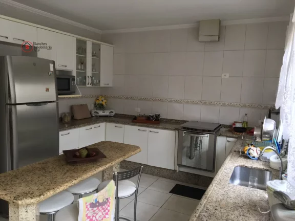 Imagem CASA ASSOBRADADA COM 3 DORMITÓRIOS PARA VENDA, AO LADO DO LARGO DA VILA ZELINA. 2 VAGAS DE GARAGEM, QUINTAL, CHURRASQUEIRA. A 12 MINUTOS A PÉ DO METRÔ