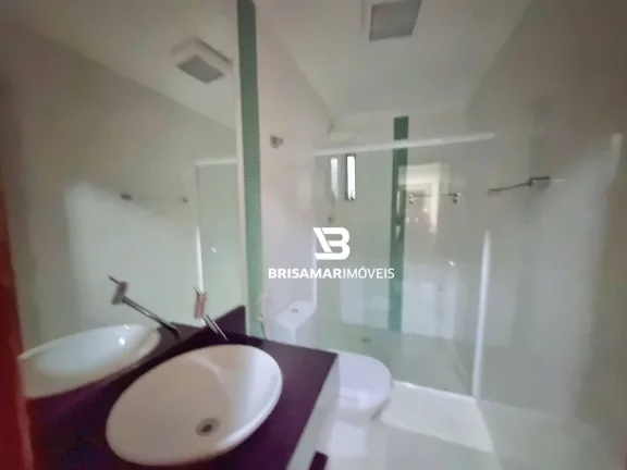 Imagem PITANGUEIRAS- LINDO APARTAMENTO TOTALMENTE REFORMADO E DECORADO , 02 VAGAS DE GARAGEM , UMA QUADRA MAR.