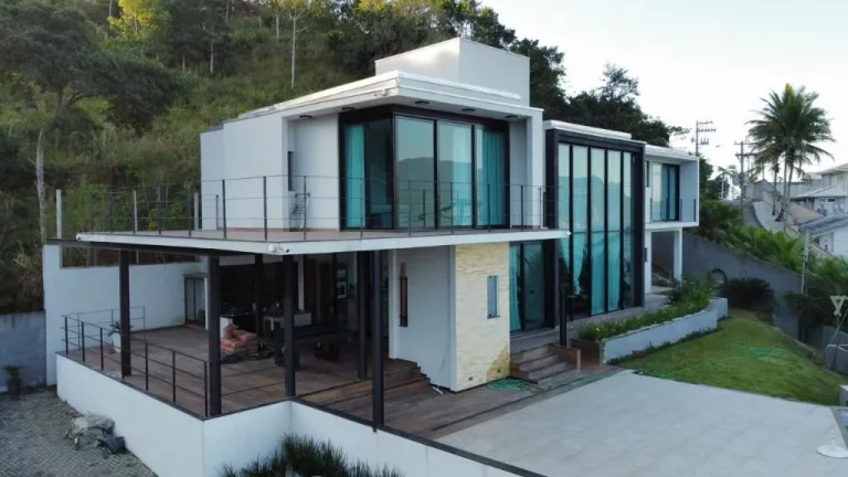 Imagem Sobrado com 5 dormitórios à venda, 529 m² por R$ 4.500.000,00 - Cigarras - São Sebastião/SP
