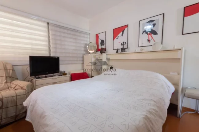 Imagem Apartamento amplo em uma das ruas mais cobiçadas de Pinheiros! Reformado, com 4 dormitórios sendo ...