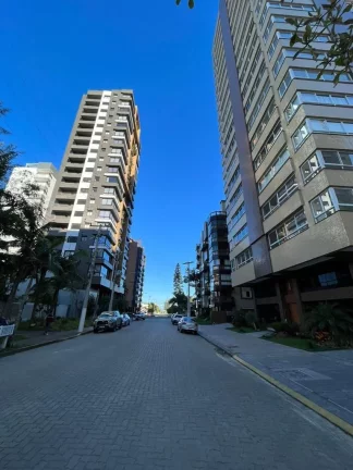 Imagem Apartamento à venda, com 4 quartos, 220m²