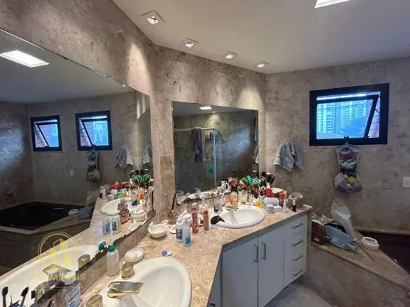 Imagem Apartamento à Venda, com 4 dormitórios e 3 vagas. Pacaembú.