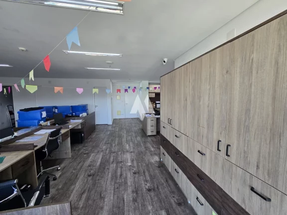 Imagem Sala Comercial Valongo para locação, 4 salas unificadas, 4 vagas