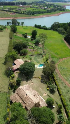 Imagem Linda Chácara Pé na Água à Venda em Piracaia – Represa