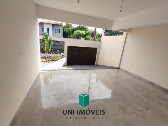Imagem Linda e ampla casa à venda em Nova Guarapari, 10 minutos a pé da Praia de Peracanga e Bacutia.