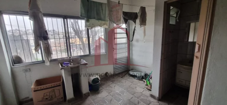 Imagem Imperdível casa à venda em Francisco Morato-SP, Jardim Professor, com 3 quartos, 1 sala, 3 banheiros, 2 vagas de garagem.
