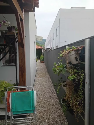Imagem Casa com 2 dormitórios sendo 1 suíte e 1 vaga de garagem - Bairro Limeira Baixa – Brusque/SC