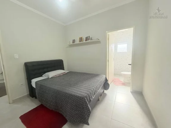 Imagem Casa Sobreposta com Entrada Individual – Nova Mirim, Praia Grande-SP