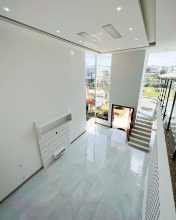 Imagem Belíssima casa duplex composta por quatro suítes